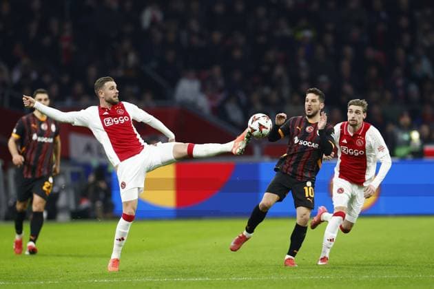 AMSTERDAM - (l-r) Jordan Henderson of Ajax, Dries Mertens of Galatasaray SK, Kenneth Taylor of Ajax during the UEFA Europa League match between AFC Ajax and Galatasaray at the Johan Cruijff ArenA on Jan. 30, 2025 in Amsterdam, Netherlands. ANP SEM VAN DER WAL UEFA Europa League 2024 25 League Phase MD8 2024 25 xVIxANPxSportx xxANPxIVx 518738736 originalFilename: 518738736.jpg