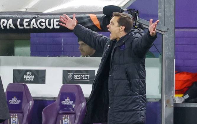 Anderlecht s head coach David Hubert gestures during a soccer game between Belgian soccer team RSC Anderlecht and German Hoffenheim, Thursday 30 January 2025 in Brussels, on day 8 8 of the group stage of the UEFA Europa League tournament. VIRGINIExLEFOUR  x111489085x