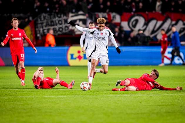 2025-01-30 FC Twente v Besiktas JK - UEFA Europa League 2024 25 League Phase MD8 ENSCHEDE, NETHERLANDS - JANUARY 30: Gedson Fernandes of Besiktas JK battles for possession with Sem Steijn of FC Twente during the UEFA Europa League 2024 25 League Phase MD8 match between FC Twente and Besiktas JK at De Grolsch Veste on January 30, 2025 in Enschede, Netherlands. Enschede De Grolsch Veste Netherlands Content not available for redistribution in The Netherlands directly or indirectly through any third parties. Copyright: xPeterxLousx