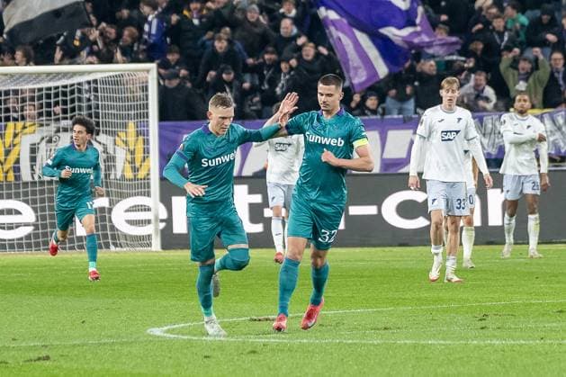 30 01 2025, Football UEFA Europa League, Season 2024 2025, Matchday 08, RSC Anderlecht TSG 1899 Hoffenheim at Lotto Park in Anderlecht Ludwig Augustinsson RSC Anderlecht, 06 and Leander Dendoncker RSC Anderlecht, 32 celebrate the goal for 3 4 Photo Kirchner Media Thomas Haesler Copyright: xKirchner-Media ThomasxHaeslerx