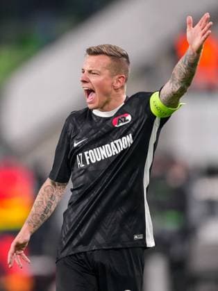 2025-01-30 Ferencvaros v AZ Alkmaar - UEFA Europa League BUDAPEST, HUNGARY - JANUARY 30: Jordy Clasie of AZ shouts during the UEFA Europa League match between Ferencvaros and AZ Alkmaar at Ferencvaros Stadion on January 30, 2025 in Budapest, Hungary. Budapest Ferencvaros Stadion Hungary Content not available for redistribution in The Netherlands directly or indirectly through any third parties. Copyright: xEdxvanxdexPolx