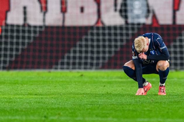 250130 Otto Rosengren of Malmö FF looks dejected after the UEFA Europa League football match between Slavia Prague and Malmö FF on January 30, 2025 in Prague Photo Mathilda Ahlberg BILDBYRAN kod MA MA0779 fotboll football soccer fotball uefa europa league europa league slavia prag malmö ff bbeng bbauto depp  Copyright: MATHILDAxAHLBERG BB250130MA122