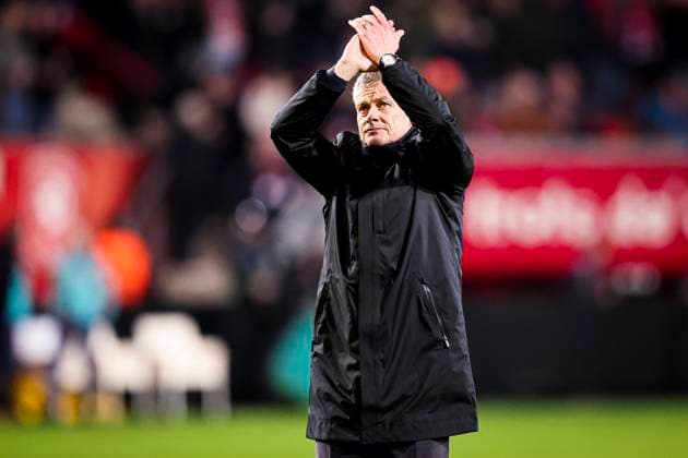2025-01-30 FC Twente v Besiktas JK - UEFA Europa League 2024 25 League Phase MD8 ENSCHEDE, NETHERLANDS - JANUARY 30: Head Coach Ole Gunnar Solskjaer of Besiktas JK thanking fans for their support after the UEFA Europa League 2024 25 League Phase MD8 match between FC Twente and Besiktas JK at De Grolsch Veste on January 30, 2025 in Enschede, Netherlands. Enschede De Grolsch Veste Netherlands Content not available for redistribution in The Netherlands directly or indirectly through any third parties. Copyright: xPeterxLousx