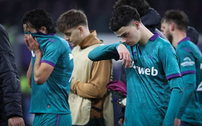 Anderlecht s players look dejected after losing a soccer game between Belgian soccer team RSC Anderlecht and German Hoffenheim, Thursday 30 January 2025 in Brussels, on day 8 8 of the group stage of the UEFA Europa League tournament. VIRGINIExLEFOUR  x111490583x