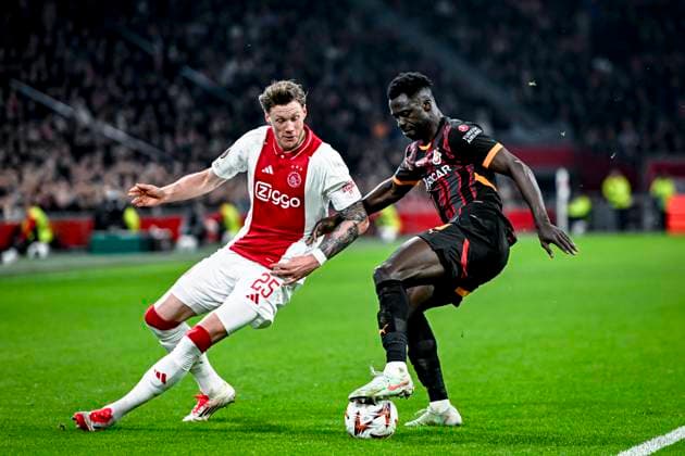 AFC Ajax Amsterdam forwarder Wout Weghorst, Galatasaray defender Davidson Sanchez, during the match Ajax Galatasaray at the Johan Cruijff ArenA for the UEFA Europa League phase Matchday 8 season 2024 2025 in AMSTERDAM, Netherlands on 30 januari 2025, photo by Stefan Koops EYE4images DeFodi Images Defodi 746 212284 Defodi-746