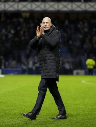 Rangers manager Philippe Clement applauds fans after final whistle Rangers v Union Saint-Gilloise, UEFA Europa League, Group Stage, Football, Ibrox Stadium, Glasgow, UK - 30 Jan 2025 EDITORIAL USE ONLY No use with unauthorised audio, video, data, fixture lists, club league logos or live services. Online in-match use limited to 120 images, no video emulation. No use in betting, games or single club league player publications. Copyright: xStuartxWallace Shutterstockx 15122181ee