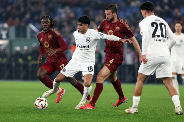 Rome, Italy 30.01.2025: Manu Kone of Roma, MoDahoud of Eintracht Frankfurt, Bryan Cristante of Roma during the Uefa Europa League 2024-2025, football match between AS Roma vs Eintracht Frankfurt at Olympic Stadium in Rome.  Copyright: xMarcoxIacobucci IPAxSportx xipa-agency.netx xx IPA_53475159 IPA_Agency_IPA53475159