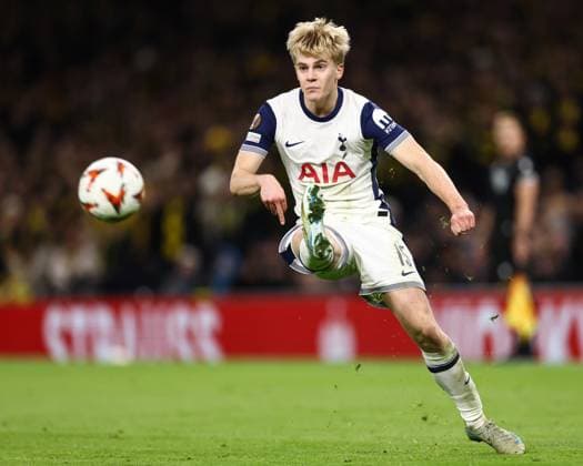 Tottenham Hotspur gegen Elfsborg 30. Januar 2025, London Europa League Fußball Tottenham Hotspur gegen Elfsborg Lucas Bergvall von Tottenham Hotspur Foto Jacques Feeney Abseits London UK  Copyright: xJacquesxFeeneyx xOffsidexOffside