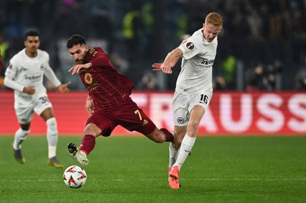 CALCIO - UEFA Europa League - AS Roma vs Eintracht Frankfurt Lorenzo Pellegrini of A.S. Roma and Hugo Larsson of Eintracht Frankfurt are in action during the UEFA Europa League 2024 25 League Phase MD8 match between A.S. Roma and Eintracht Frankfurt at Olympic Stadium on January 30, 2025 in Rome, Italy. Rome Italy  Copyright: xIPAxSport ABACAx