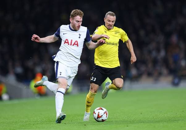 Dejan Kulusevski of Tottenham Hotspur and Niklas Hult of Elfsborg Tottenham Hotspur v Elfsborg, UEFA Europa League, Group Stage, Football, Tottenham Hotspur Stadium, London, UK - 30 Jan 2025 EDITORIAL USE ONLY No use with unauthorised audio, video, data, fixture lists, club league logos or live services. Online in-match use limited to 120 images, no video emulation. No use in betting, games or single club league player publications. Copyright: xShutterstockx 15123155ci