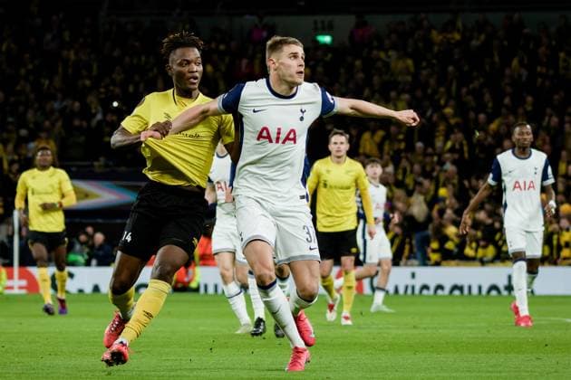 London, England, January 31 2025: Micky van de Ven (37 Tottenham Hotspur) and Jalal Abdullai (14 IF Elfsborg) in action during the UEFA Europa League game between Tottenham Hotspur and IF Elfsborg at Tottenham Hotspur Stadium in London, England. (Pedro Porru SPP) Copyright: xPedroxPorrux xSPPx spp-en-PePoSp-4F8A2412_DxO