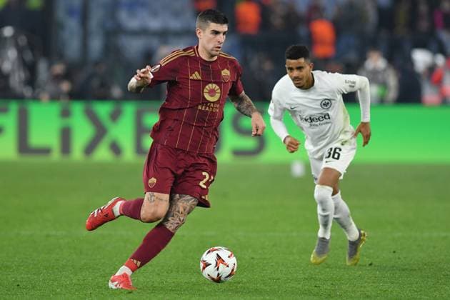 Soccer, Europa League qualifying round , AS Roma v Eintracht Frankfurt Gianluca Mancini of AS Roma,Ansgar Knauff of Eintracht Frankfurt during the Europa League qualifying round - 8th leg match between AS Roma v Eintracht Frankfurt at Olympic stadium Copyright: xImago-Images Emmefotox