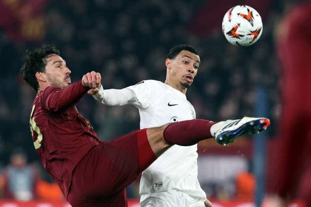 CALCIO - UEFA Europa League - AS Roma vs Eintracht Frankfurt Rome, Italy 30.01.2025: Mats Hummels of Roma, Fares Chaibi of Eintracht Frankfurt during the Uefa Europa League 2024-2025, football match between AS Roma vs Eintracht Frankfurt at Olympic Stadium in Rome. Rome Italy  Copyright: xIPAxSport ABACAx