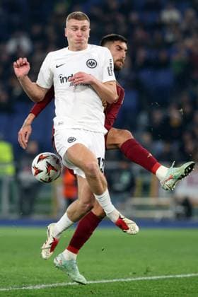 CALCIO - UEFA Europa League - AS Roma vs Eintracht Frankfurt Rome, Italy 30.01.2025: Rasmus Kristensen of Eintracht Frankfurt, Lorenzo Pellegrini of Roma during the Uefa Europa League 2024-2025, football match between AS Roma vs Eintracht Frankfurt at Olympic Stadium in Rome. Rome Italy  Copyright: xIPAxSport ABACAx
