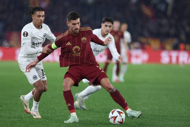 CALCIO - UEFA Europa League - AS Roma vs Eintracht Frankfurt Rome, Italy 30.01.2025: Jean-Matteo Bahoya of Eintracht Frankfurt, Lorenzo Pellegrini of Roma during the Uefa Europa League 2024-2025, football match between AS Roma vs Eintracht Frankfurt at Olympic Stadium in Rome. Rome Italy  Copyright: xIPAxSport ABACAx