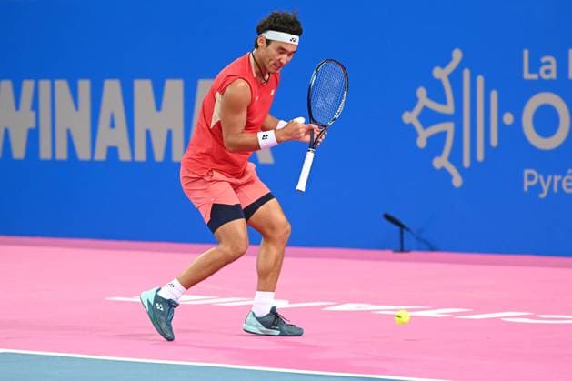 TENNIS : Open Sud de France ATP, Tennis Herren 250 - 31 01 2025 MONTPELLIER, FRANCE - 31 JANVIER : 8 Yunchaokete BU (CHN) lors des quarts de finale du tournoi Open Sud de France ATP 250 contre 2 Felix AUGER-ALIASSIME (CAN) a Montpellier le 31 janvier 2025. France  Copyright: xValentinaxClaretx