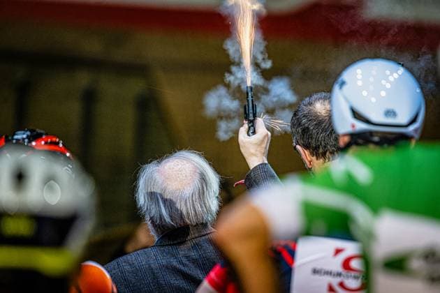 Starting shot Sixdays Berlin 2025 Starting shot Sixdays Berlin 1 day Sixdays Berlin 2025 Berlin Six Day Race January 31, 2025