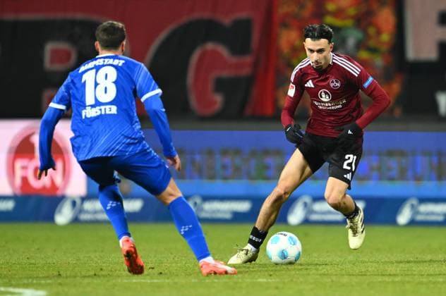 31 01 2025 Soccer Season 2024 2025 2 Soccer Bundesliga 20 Matchday 1 FC Nürnberg FCN Club SV Darmstadt 98 SVD Lilien Sportfoto Zink xwoxzix DFL regulations prohibit any use of photographs as image sequences and or quasi video only for editorial use Philipp Förster 18, SV Darmstadt 98 D98 SV98 Berkay Yilmaz 21, 1 FC Nürnberg FCN
