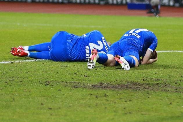 31 01 2025, xrekx, Fußball 2 Bundesliga, 1 FC Nuernberg SV Darmstadt 98 v l Aleksandar Vukotic SV Darmstadt 98 Kai Klefisch SV Darmstadt 98 verletzt, Verletzung, Schmerz, Schmerzen DFL DFB REGULATIONS PROHIBIT ANY USE OF PHOTOGRAPHS as IMAGE SEQUENCES and or QUASI VIDEO Nuernberg