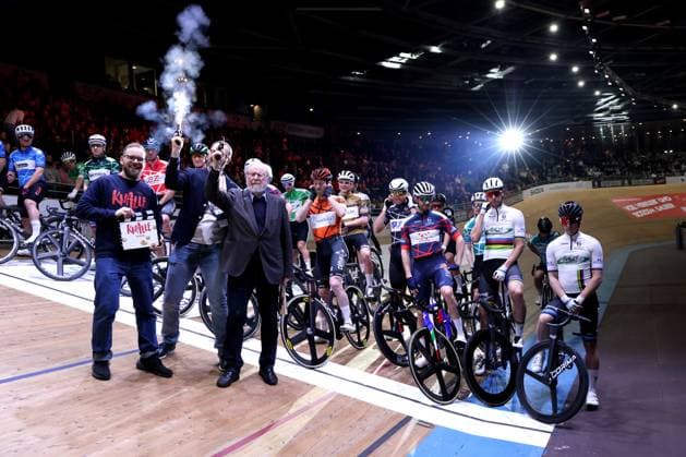 DEU, Sixdays Weekend 2025, 31 01 2025, Velodrom, Berlin, DEU, Sixdays Weekend 2025, Starting shot with Dr. Wolfgang Thierse in the picture Roger Kluge GER, Theo Reinhardt GER, , Photo Juergen Engler nordphoto GmbH nordphotoxGmbHx xEngler nph00076