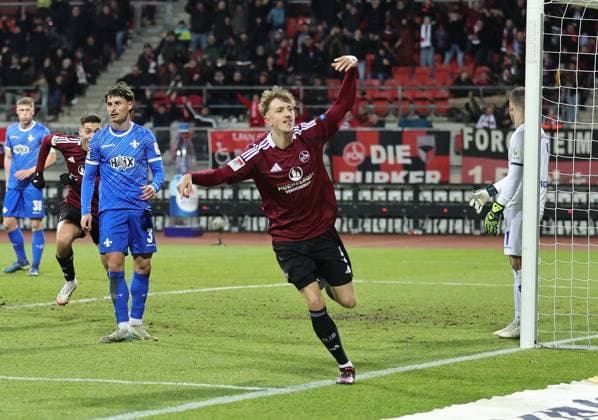31 01 2025 Soccer Season 2024 2025 2 Soccer Bundesliga 20 Matchday 1 FC Nürnberg FCN Club SV Darmstadt 98 SVD Lilien Sportfoto Zink DaMa xdaxmax DFL regulations prohibit any use of photographs as image sequences and or quasi video only for editorial use Jubel Freude Torjubel nach Tor zum 1 0 Tim Drexler 5, 1 FC Nürnberg FCN jubelt freut sich Torschütze Tim Drexler 5, 1 FC Nürnberg FCN