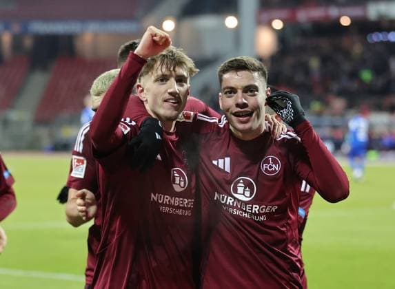 31 01 2025 Soccer Season 2024 2025 2 Soccer Bundesliga 20 Matchday 1 FC Nürnberg FCN Club SV Darmstadt 98 SVD Lilien Sportfoto Zink DaMa xdaxmax DFL regulations prohibit any use of photographs as image sequences and or quasi video only for editorial use Jubel Freude Torjubel nach Tor zum 1 0 Tim Drexler 5, 1 FC Nürnberg FCN Stefanos Tzimas 9, 1 FC Nürnberg FCN jubelt freut sich Torschütze Tim Drexler 5, 1 FC Nürnberg FCN