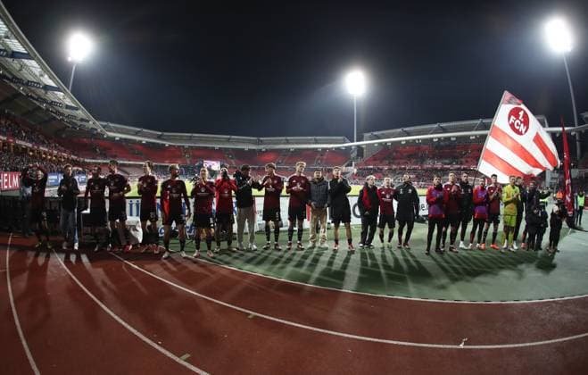31 01 2025 Soccer Season 2024 2025 2 Soccer Bundesliga 20 Matchday 1 FC Nürnberg FCN Club SV Darmstadt 98 SVD Lilien Sportfoto Zink DaMa xdaxmax DFL regulations prohibit any use of photographs as image sequences and or quasi video only for editorial use Jubel Freude nach Spielende Mannschaft Team des FCN mit Jubelkette Jubelwelle