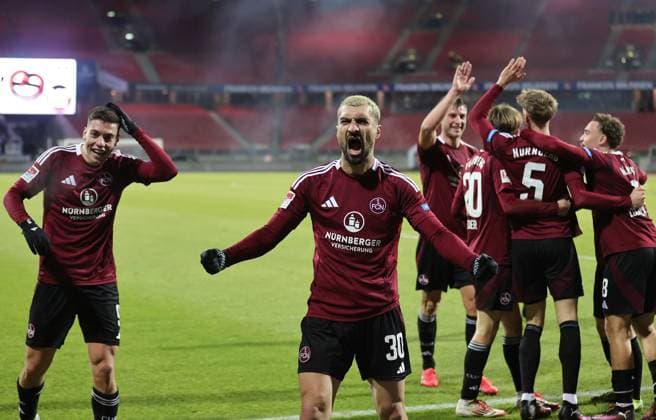 31 01 2025 Soccer Season 2024 2025 2 Soccer Bundesliga 20 Matchday 1 FC Nürnberg FCN Club SV Darmstadt 98 SVD Lilien Sportfoto Zink DaMa xdaxmax DFL regulations prohibit any use of photographs as image sequences and or quasi video only for editorial use Jubel Freude Torjubel nach Tor zum 1 0 Mahir Emreli 30, 1 FC Nürnberg FCN und Mannschaft Team jubelt freut sich Torschütze Tim Drexler 5, 1 FC Nürnberg FCN