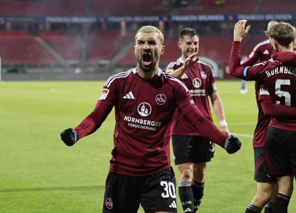 31 01 2025 Soccer Season 2024 2025 2 Soccer Bundesliga 20 Matchday 1 FC Nürnberg FCN Club SV Darmstadt 98 SVD Lilien Sportfoto Zink DaMa xdaxmax DFL regulations prohibit any use of photographs as image sequences and or quasi video only for editorial use Jubel Freude Torjubel nach Tor zum 1 0 Mahir Emreli 30, 1 FC Nürnberg FCN und Mannschaft Team jubelt freut sich Torschütze Tim Drexler 5, 1 FC Nürnberg FCN