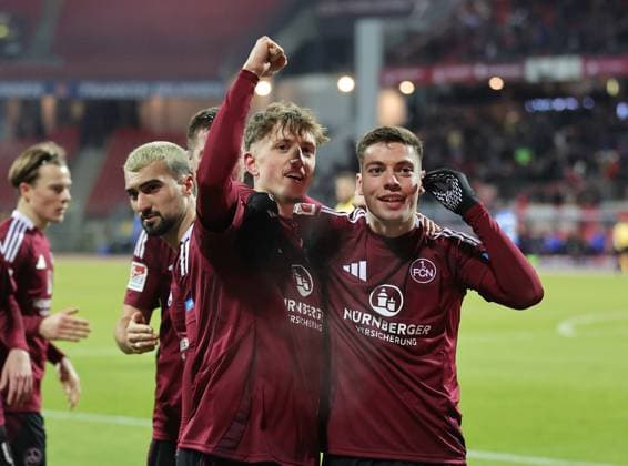 31 01 2025 Soccer Season 2024 2025 2 Soccer Bundesliga 20 Matchday 1 FC Nürnberg FCN Club SV Darmstadt 98 SVD Lilien Sportfoto Zink DaMa xdaxmax DFL regulations prohibit any use of photographs as image sequences and or quasi video only for editorial use Jubel Freude Torjubel nach Tor zum 1 0 Tim Drexler 5, 1 FC Nürnberg FCN Stefanos Tzimas 9, 1 FC Nürnberg FCN jubelt freut sich Torschütze Tim Drexler 5, 1 FC Nürnberg FCN