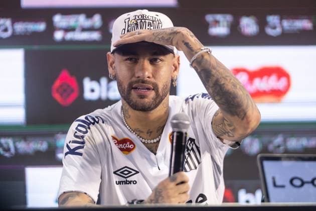 January 31, 2025, Sao Paulo, Santos, Brazil, Brazil: Neymar Jr. gestures during a press conference, PK, Pressekonferenz after his presentation as the newest addition to Santos FC at Urbano Caldeira Stadium (Vila Belmiro) on January 31, 2025, in Santos, Brazil. The Brazilian forward returns to his childhood club 12 years after departing for Barcelona. ( PxImages) Sao Paulo Brazil - ZUMAp175 20250131_zsa_p175_061 Copyright: xWandersonxOliveirax