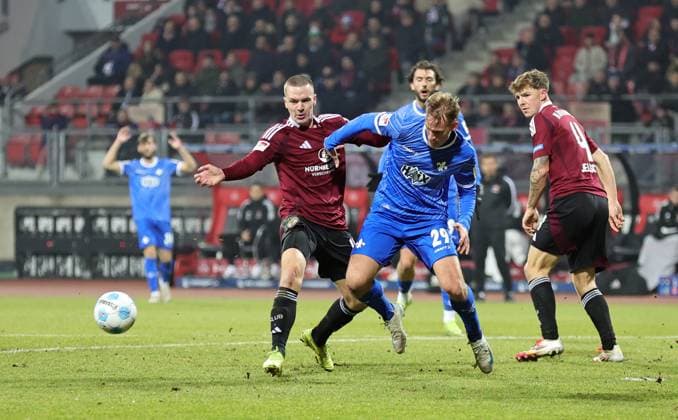 31 01 2025 Soccer Season 2024 2025 2 Soccer Bundesliga 20 Matchday 1 FC Nürnberg FCN Club SV Darmstadt 98 SVD Lilien Sportfoto Zink DaMa xdaxmax DFL regulations prohibit any use of photographs as image sequences and or quasi video only for editorial use Ondrej Karafiat 44, 1 FC Nürnberg FCN Oscar Vilhelmsson 29, SV Darmstadt 98 D98 SV98 Finn Jeltsch 4, 1 FC Nürnberg FCN
