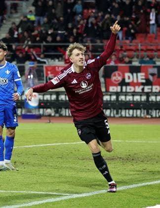 31 01 2025 Soccer Season 2024 2025 2 Soccer Bundesliga 20 Matchday 1 FC Nürnberg FCN Club SV Darmstadt 98 SVD Lilien Sportfoto Zink DaMa xdaxmax DFL regulations prohibit any use of photographs as image sequences and or quasi video only for editorial use Jubel Freude Torjubel nach Tor zum 1 0 Tim Drexler 5, 1 FC Nürnberg FCN jubelt freut sich Torschütze Tim Drexler 5, 1 FC Nürnberg FCN