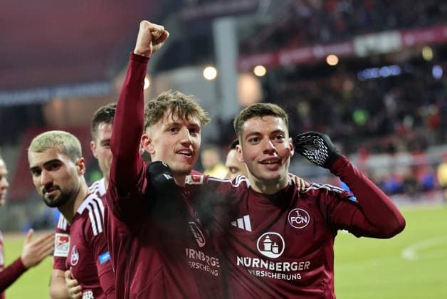 31 01 2025 Soccer Season 2024 2025 2 Soccer Bundesliga 20 Matchday 1 FC Nürnberg FCN Club SV Darmstadt 98 SVD Lilien Sportfoto Zink DaMa xdaxmax DFL regulations prohibit any use of photographs as image sequences and or quasi video only for editorial use Jubel Freude Torjubel nach Tor zum 1 0 Tim Drexler 5, 1 FC Nürnberg FCN Stefanos Tzimas 9, 1 FC Nürnberg FCN jubelt freut sich Torschütze Tim Drexler 5, 1 FC Nürnberg FCN