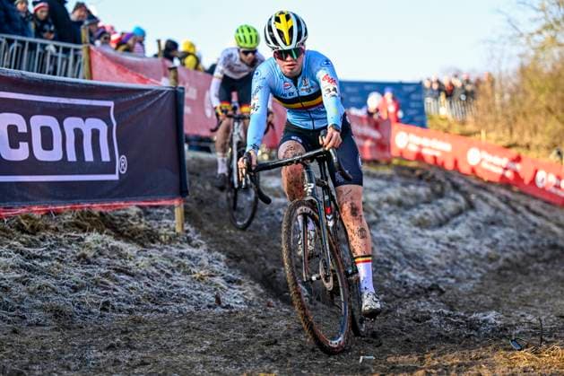 2025 UCI Cyclo-Cross WC - Women Junior LIEVIN, FRANCE - FEBRUARY 01 : Maes Lisa (BEL) in action during the 2025 UCI Cyclo-Cross World Championships for Women Junior on February 01, 2025 in Lievin, France, 01 02 2025 Lievin France  Copyright: xNicoxVereeckenx