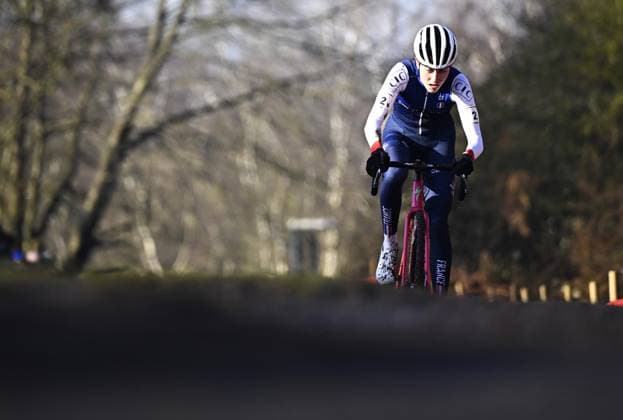 French Lise Revol pictured in action during the women junior race, at the UCI Cyclocross World Championships, in Lievin, France, Saturday 01 February 2025. The world championships are taking place from 31 January until 02 February. JASPERxJACOBS  x111565459x