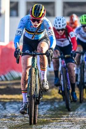 2025 UCI Cyclo-Cross WC - Women Junior LIEVIN, FRANCE - FEBRUARY 01 : Peeters Zita (BEL) in action during the 2025 UCI Cyclo-Cross World Championships for Women Junior on February 01, 2025 in Lievin, France, 01 02 2025 Lievin France  Copyright: xNicoxVereeckenx