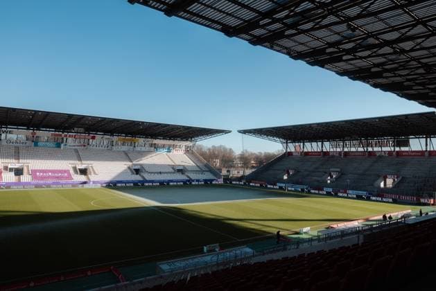 01 02 2025, Women, Soccer, 1 BL, Season 2024 2025, SGS Essen vs 1 FC Koeln Totale Stadion with frozen pitch, match cancellation Essen Stadion an der Hafenstrasse NRW Germany
