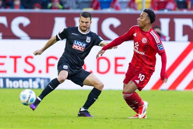2 Bundesliga Fortuna Düsseldorf SSV Ulm 1846 Fussball, 01 02 2024 Romario Rösch SSV Ulm 1846 Fussball, 43 , Myron van Brederode Fortuna Düsseldorf, 10 2 Bundesliga, Fortuna Düsseldorf SSV Ulm 1846 Fussball, 20 Spieltag, am 01 02 2024, Merkur Spiel Arena, Düsseldorf DFL regulations prohibit any use of photographs as image sequences and or quasi video Copyright: xBEAUTIFULxSPORTS Meuselx