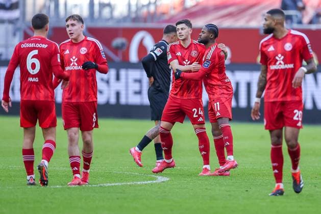 01 02 2025, Football, Fortuna Düsseldorf SSV Ulm 1846, 2 Fußball Bundesliga, 20 Matchday, Merkur Spiel Arena, Season 2024 2025 Goal celebration after the goal to 2 1 by scorer Dawid Kownacki Fortuna Düsseldorf 24 DFB regulations prohibit any use of photographs as image sequences and or quasi video Nordrhein Westfalen Germany