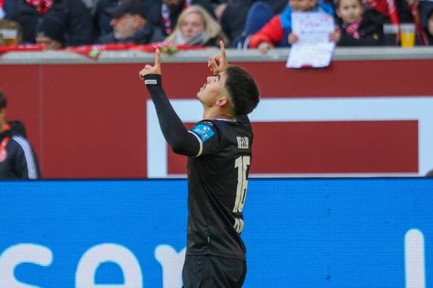 01 02 2025, xfanx, Soccer 2 Bundesliga, Fortuna Duesseldorf SSV Ulm 1846 v l Goalscorer Aaron Keller SSV Ulm scores the goal to 1 1 and cheers DFL DFB REGULATIONS PROHIBIT ANY USE OF PHOTOGRAPHS as IMAGE SEQUENCES and or QUASI VIDEO Duesseldorf mfan