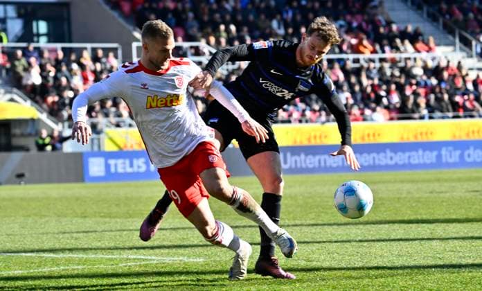 01 02 2025 Soccer Season 2024 2025 2 Soccer Bundesliga 20 Matchday SSV Jahn Regensburg Hertha BSC Berlin Sportfoto Zink xwoxzix DFL regulations prohibit any use of photographs as image sequences and or quasi video only for editorial use Eric Hottmann 9, SSV Jahn Regensburg Pascal Klemens 41, Hertha BSC Berlin