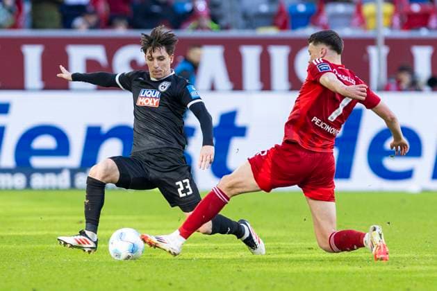 2 Bundesliga Fortuna Düsseldorf SSV Ulm 1846 Fussball, 01 02 2024 Max Brandt SSV Ulm 1846 Fussball, 23 in duel with Dzenan Pejcinovic Fortuna Düsseldorf, 7 2 Bundesliga, Fortuna Düsseldorf SSV Ulm 1846 Fussball, 20 Spieltag, am 01 02 2024, Merkur Spiel Arena, Düsseldorf DFL regulations prohibit any use of photographs as image sequences and or quasi video Copyright: xBEAUTIFULxSPORTS Meuselx