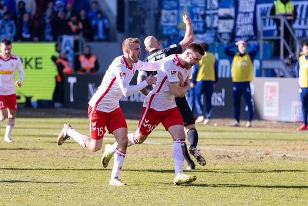 01 02 2025, Soccer, GER, Season, 2 Liga, Season 2024 2025, Matchday 20, SSV Jahn Regensburg Hertha BSC Berlin Cheering after the 1 0 through the converted penalty kick by Christian Kühlwetter SSV Jahn Regensburg DFL REGULATIONS PROHIBIT ANY USE OF PHOTOGRAPHS AS IMAGE SEQUENCES AND OR QUASI VIDEO
