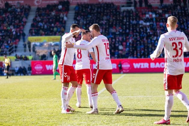 01 02 2025, Soccer, GER, Season, 2 Liga, Season 2024 2025, Matchday 20, SSV Jahn Regensburg Hertha BSC Berlin Cheering after the 1 0 through the converted penalty kick by Christian Kühlwetter SSV Jahn Regensburg DFL REGULATIONS PROHIBIT ANY USE OF PHOTOGRAPHS AS IMAGE SEQUENCES AND OR QUASI VIDEO