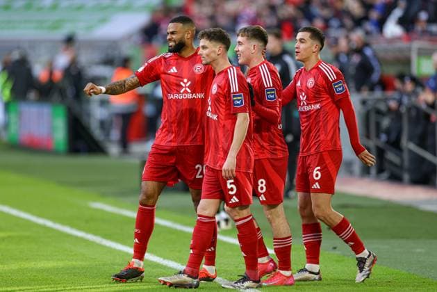 Düsseldorf, Germany, 01 02 25 Isak Bergmann Johannesson Fortuna Düsseldorf goal celebration, cheers with his team after scoring the 1 0 goal during the 2 Bundesliga match between Fortuna Düsseldorf vs SSV Ulm 1846 at Merkur Spiel Arena on 01 February 2025 in Düsseldorf, Germany Düsseldorf Merkur Spiel Arena North Rhine Westphalia Germany Copyright: xStefanxBrauerx xBrauer-Fotoagentx