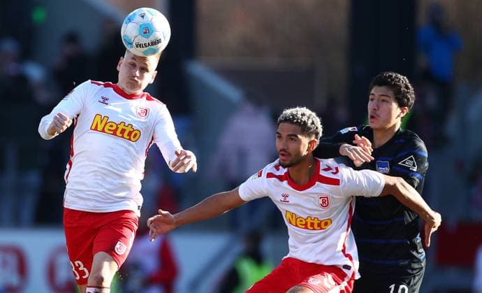 Pröger - Hein - Maza , 2.Bundesliga , Jahn Regensburg-Hertha Berlin , Fußball , in den Jahnstadion , Regensburg , Bayern , Deutschland . Februar 01, 2025 . Photo by: Davide Elias Ipa Photo Pressefoto DENL Copyright: xDavidexEliasx