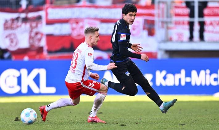 01 02 2025 Soccer Season 2024 2025 2 Soccer Bundesliga 20 Matchday SSV Jahn Regensburg Hertha BSC Berlin Sportfoto Zink xwoxzix DFL regulations prohibit any use of photographs as image sequences and or quasi video only for editorial use Kai Pröger 33, SSV Jahn Regensburg Ibrahim Maza 10, Hertha BSC Berlin