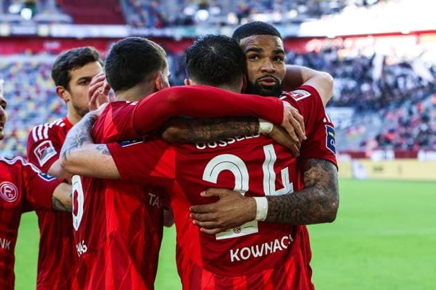 Sport, Soccer, 2 Bundesliga Season 2024 2025 20 Matchday Fortuna Düsseldorf SSV Ulm 1846 01 02 2025, MERKUR SPIEL ARENA Goal celebration Fortuna Düsseldorf after the penalty goal to 3 2 by Dawid Kownacki Fortuna Düsseldorf, 24 , the players are happy Düsseldorf MERKUR SPIEL ARENA North Rhine-Westphalia Germany