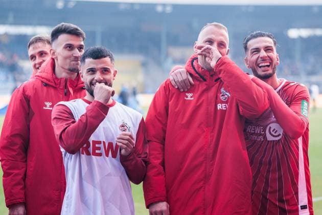 2 Soccer Bundesliga Eintracht Braunschweig 1 FC Köln 01 02 2025 Jusuf Gazibegovic 1 FC Köln, 25 , Marvin Schwäbe 1 FC Köln, 1 , Leart Paqarada 1 FC Köln, 17 laughing in front of the curve 2 Soccer Bundesliga, Eintracht Braunschweig 1 FC Köln, Braunschweig, EINTRACHT Stadium on 01 02 2025 DFL REGULATES PROHIBIT ANY USE OF PHOTOGRAPHS AS IMAGE SEQUENCES AND OR QUASI VIDEO Copyright: xBEAUTIFULxSPORTS Wunderlx